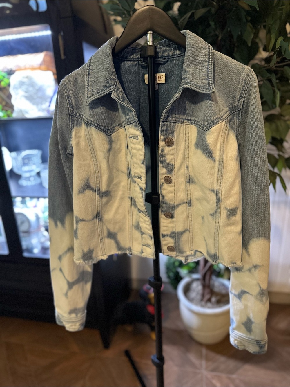 Shyanne Tie-Dye Cropped Denim Jacket in Light Blue & Cream